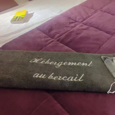 Hebergement Au Bercail Beaumont-sur-Sarthe Exterior foto